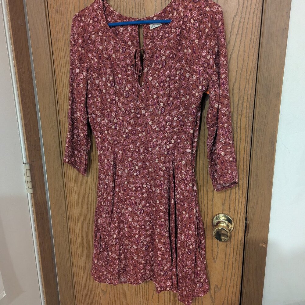 Hollister Tie Front Floral and‎ Paisley Dress-SIze 09